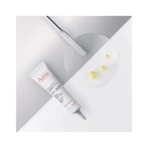 Avene Hyaluron Activ Procedure Retinal 0.05% Micro-Lift Lip & Eye Cream 15 ml (1)